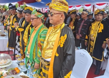 Asisten III Bidang Administrasi Umum Sekretariat Daerah Konut, Drs. La Ondjo, M.Si, saat menghadiri HUT Kota Baubau. Foto: ist/kendarinesi
