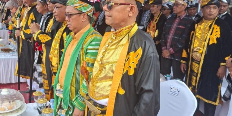Asisten III Bidang Administrasi Umum Sekretariat Daerah Konut, Drs. La Ondjo, M.Si, saat menghadiri HUT Kota Baubau. Foto: ist/kendarinesi