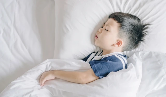 Ilustrasi Anak Menggertakkan Gigi saat Tidur. Foto: Shutterstock