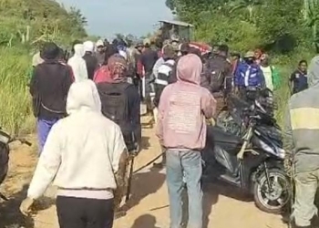 Situasi setelah seorang buruh tani sawit di Konsel dibacok warga. Foto: Dok istimewa/kendarinesia