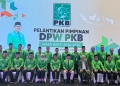 Ketua Umum DPP PKB Abdul Muhaimin Iskandar (tengah) bersama jajaran pengurus DPW PKB Sulawesi Tenggara saat rangkaian pelantikan dan Akademi Politik Kebangsaan (Akpolbang) di Jakarta, pada Selasa (3/2). Foto: Dok Istimewa/kendarinesia.